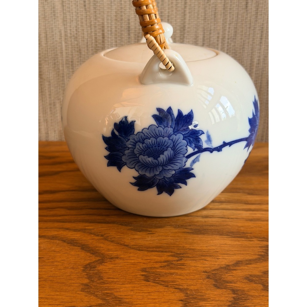 Vintage Blue White Porcelain Dobin Style Teapot with Rattan Handle - Picture 3 of 12